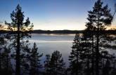Um maravilhoso fim de tarde no Lake Tahoe, visto do lado de Nevada, nos Estados Unidos